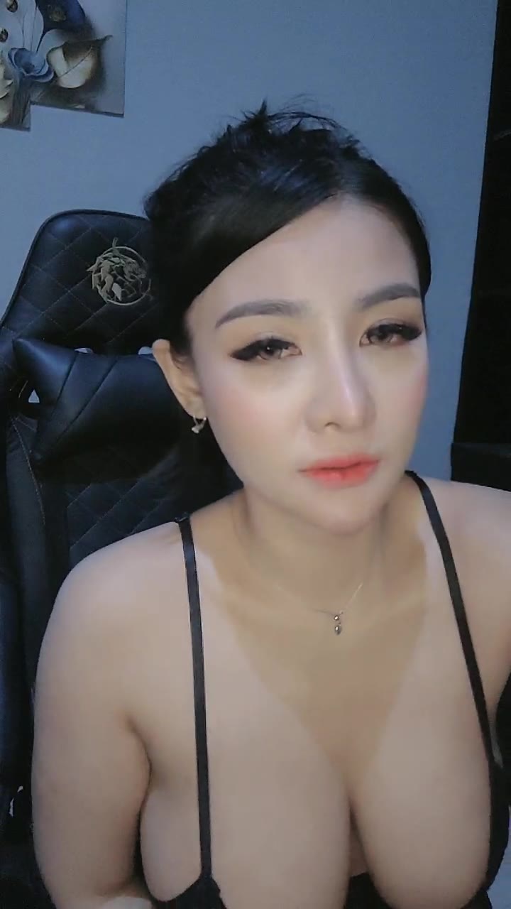 Kelaitan Abis Kena Crot Peju Susu Jumbo RGM Dini ID 58035507 Mango